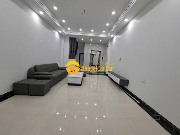 Siêu phẩm bồ đề 7 tầng thang máy full nội thất sát hồ