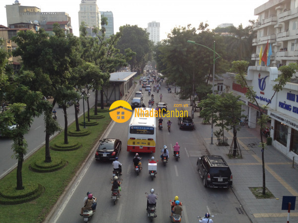 Bán nhà mặt phố giảng võ, 88.3m2, mt 5.3m, 22 tỷ