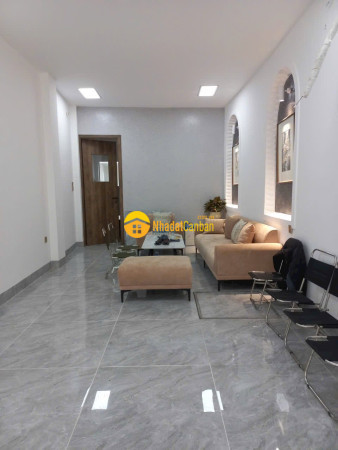 Tôi cần bán nhà đầu ngõ lê thanh nghị, giá 11.6 tỷ, 43m2x5t, thang máy