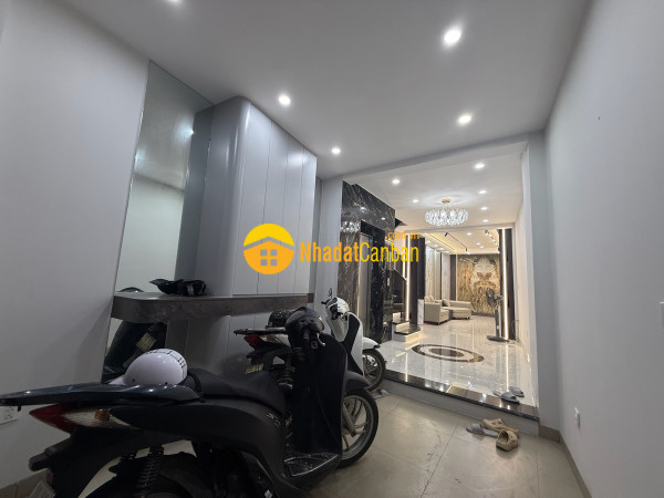 Nhà đẹp ở ngay 3 bước ra mặt phố 6 tầng thang máy