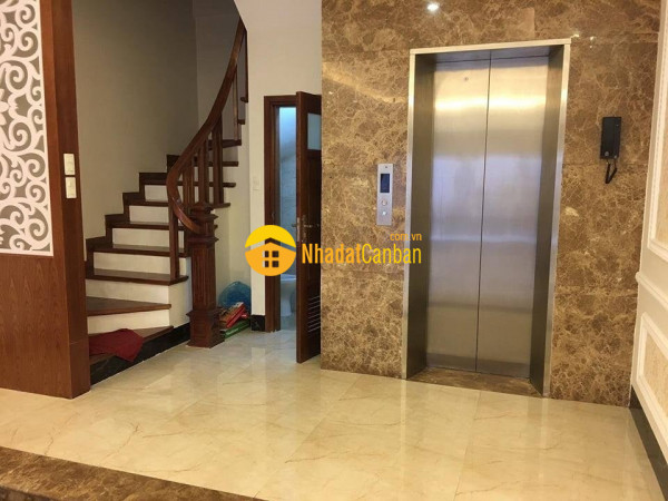 Bán nhà mặt ngõ ô tô tránh phố nguyễn chí thanh đống đa, 42m 7t tm, 11,9 tỷ.