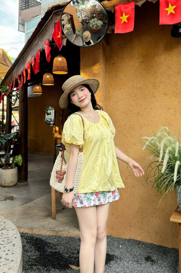 Set áo vàng chanh chữ kèm cv hoạ tiết