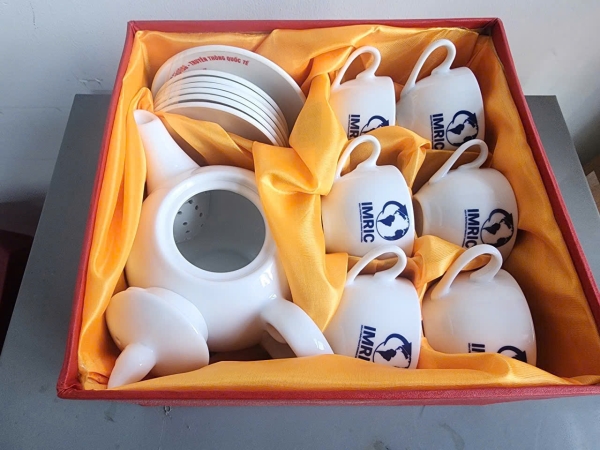 Quà tặng doanh nghiệp bộ ấm chén trà in logo